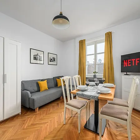 アパート Renovated Family House Near Brittany Shore ワルシャワ